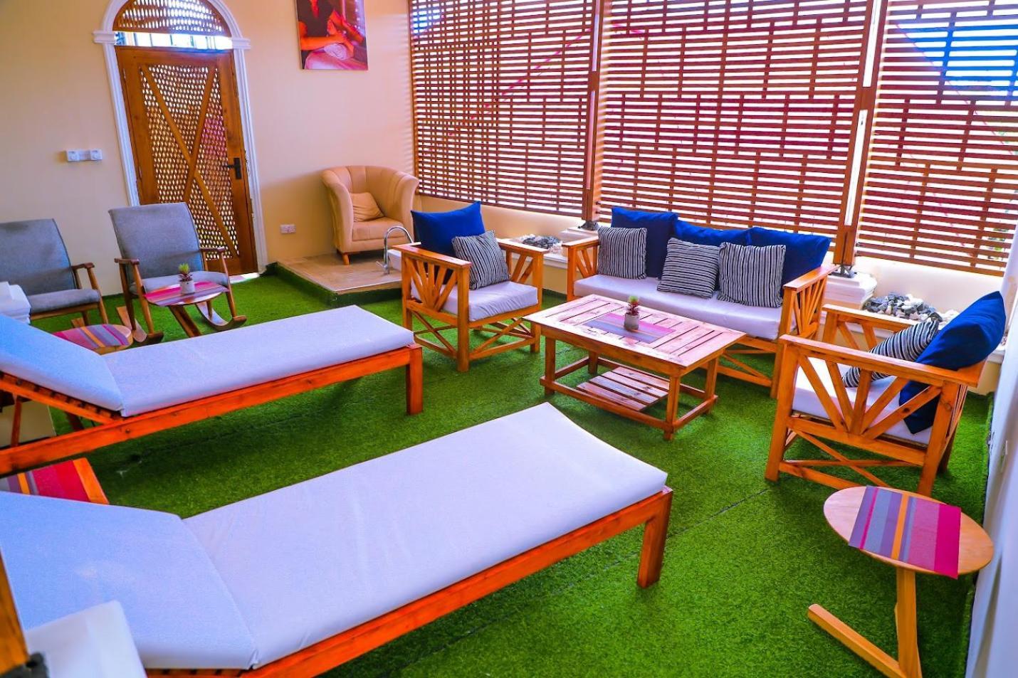 Vose Hotel & Spa Dar Es Salaam Eksteriør billede